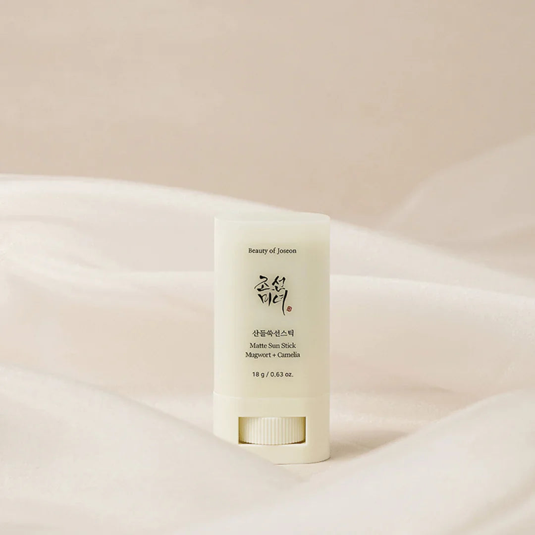 Mugwort and Camelia Matte Sun Stick (SPF 50+ PA++++) 18g